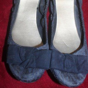 Cato ballet flat Navy blue lace over black fabric Navy blue suede bow 10M EUC…